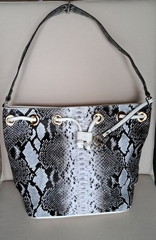 Bolso marca Carpisa