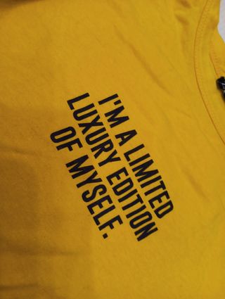 Camiseta amarilla I'm a limited luxury edition