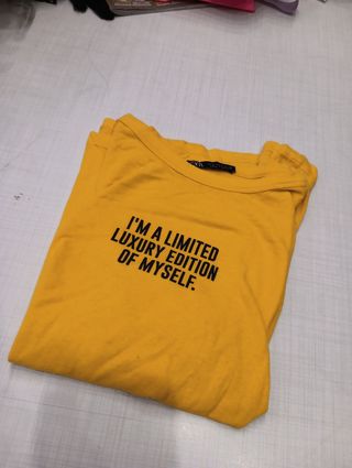 Camiseta amarilla I'm a limited luxury edition
