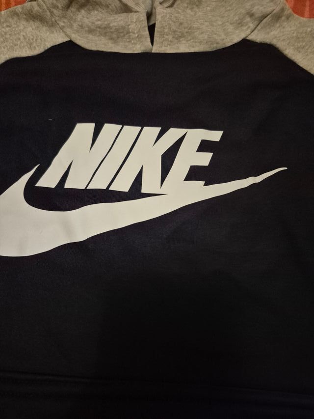 Conjunto deportivo negro y gris nuevo