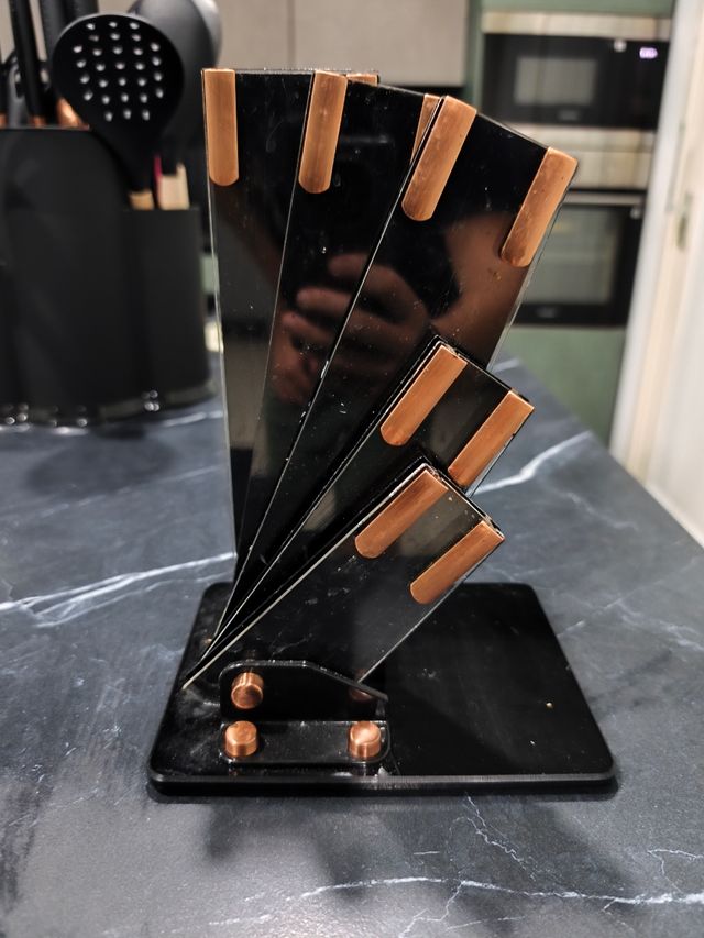 Ceppo porta coltelli nero e oro