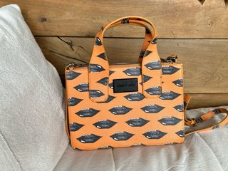 Bolso Bimba y Lola Naranja Estampado Labios
