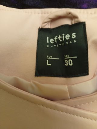 Cazadora efecto piel rosa Lefties Talla S