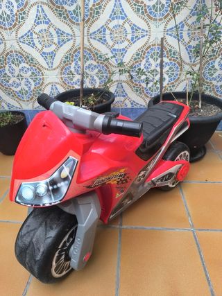 Moto correpasillos Molto Premium Roja