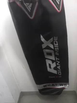 SACO DE BOXEO RDX 140CM CON CADENAS Y SOPORTE