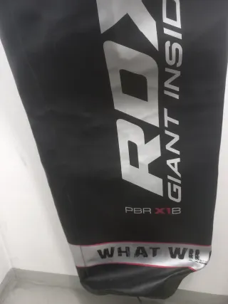 SACO DE BOXEO RDX 140CM CON CADENAS Y SOPORTE
