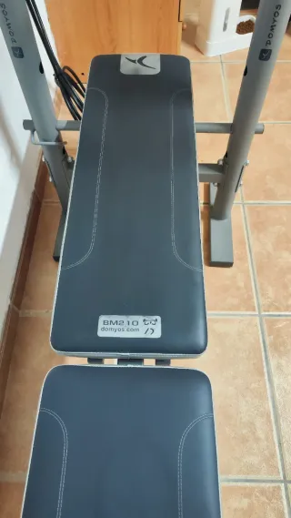 Banco de pesas y musculación