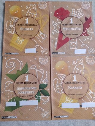 4 Libros de texto de 1 primaria varias asignaturas