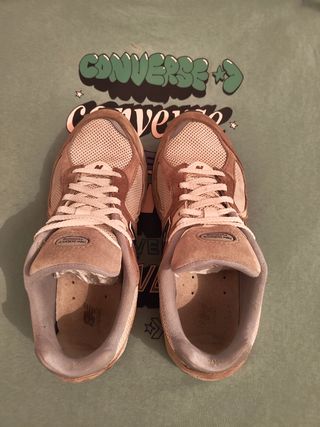 New Balance 2002R Beige/Marrón