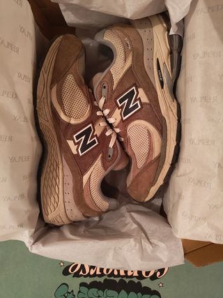 New Balance 2002R Beige/Marrón