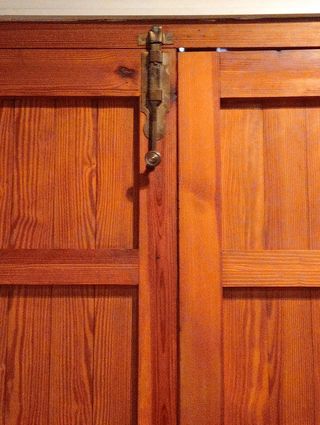 Puerta de garaje de madera