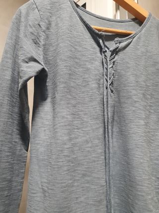Camiseta manga larga azul con cordones