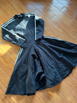 Vestito Adidas nero con strisce