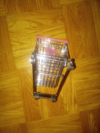 Carrito de compras metálico rosa