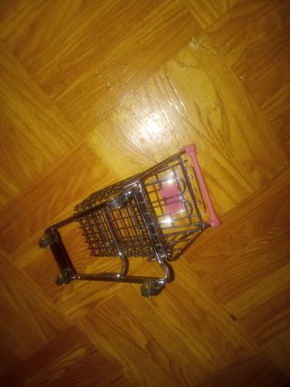 Carrito de compras metálico rosa
