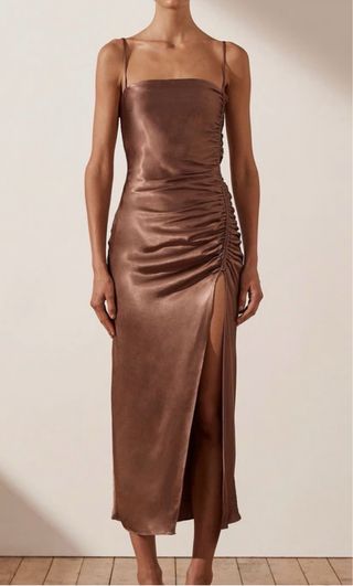Vestido Shona Joy Marrón Satinado