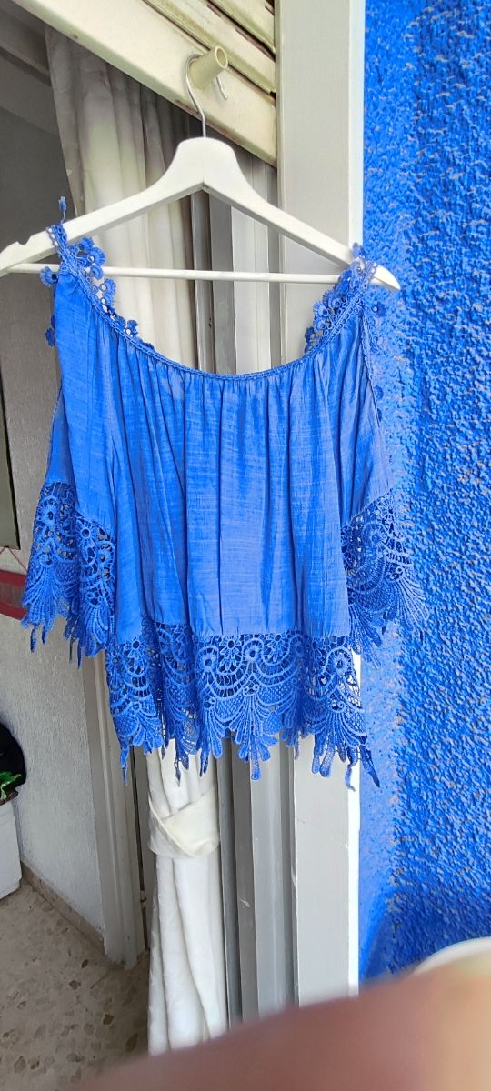 Blusa azul con encaje talla única