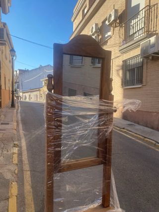Espejo de pie antiguo de madera