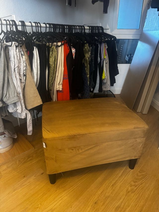 Puf reposapiés marrón tela