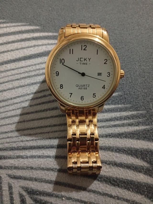 Reloj dorado JCKY Quartz