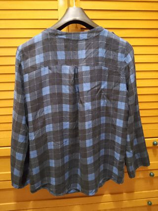 Camisa de cuadros de mujer.