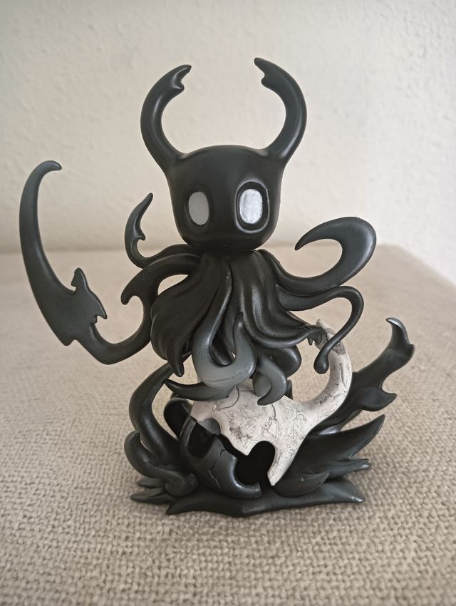 Figura Caballero Hollow Knight Negro