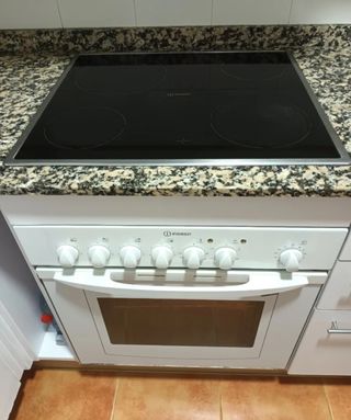 Horno y Vitrocerámica Indesit