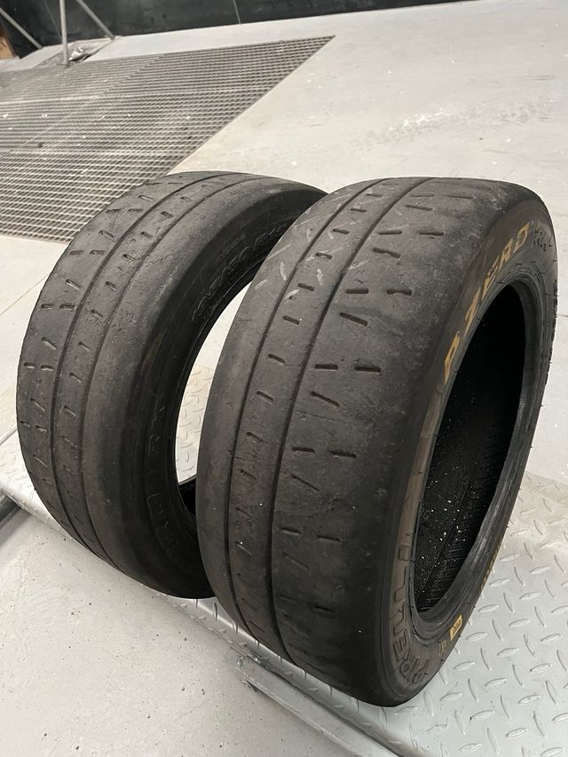 Pirelli Slicks 15