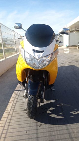 Suzuki Burgman 400cc 2005