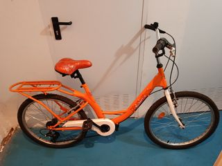 Bicicleta paseo niña naranja