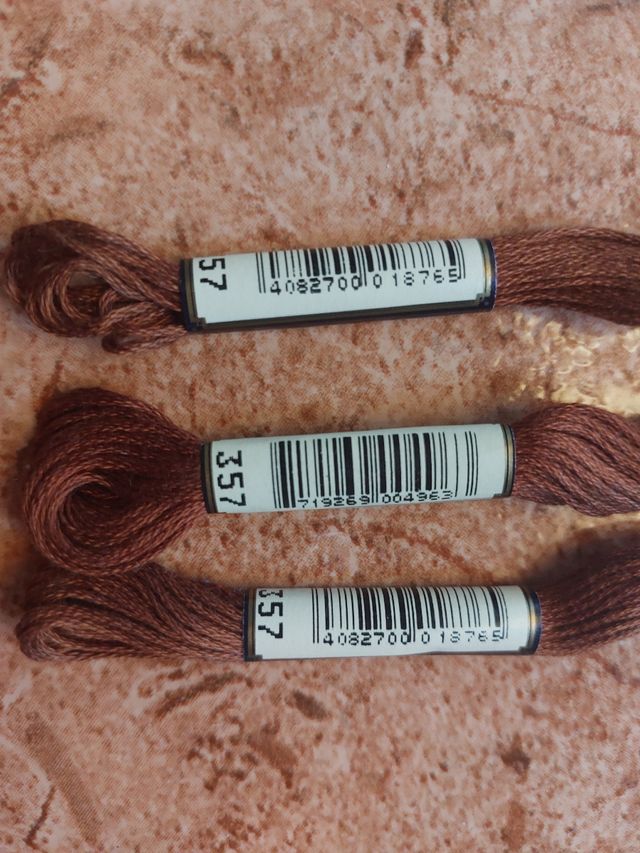 3 madejas hilo Mouline Stranded marrón 357