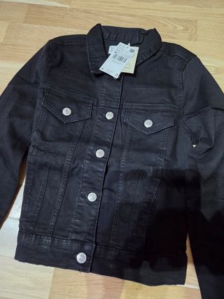 Chaqueta vaquera negra Mango 