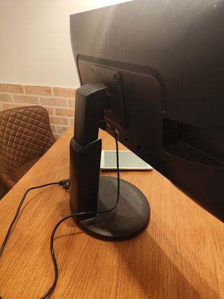 Monitor LG 23 Full HD con base