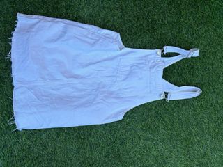 Peto vaquero Pull and Bear blanco