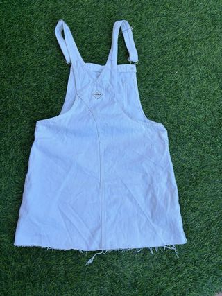 Peto vaquero Pull and Bear blanco