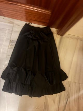 Falda de baile negra volantes