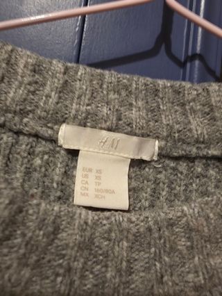 Suéter H&M Gris Talla XS