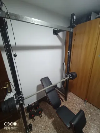 Máquina de gimnasio multifunción