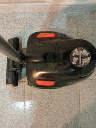 Aspiradora Rowenta Roja y Negra