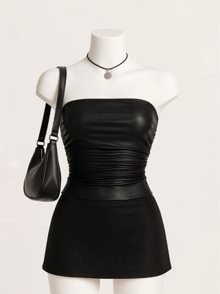 Top a fascia con arricciatura ai fianchi