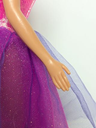 Muñeca Barbie flying butterfly