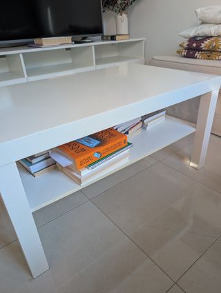 Mesa de centro blanca seminueva