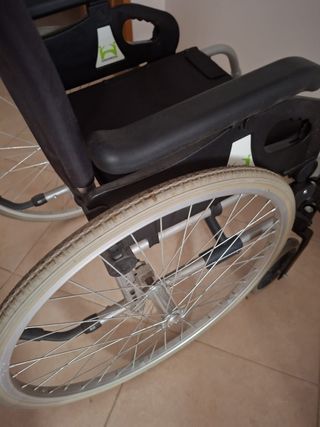 Silla de ruedas plegable