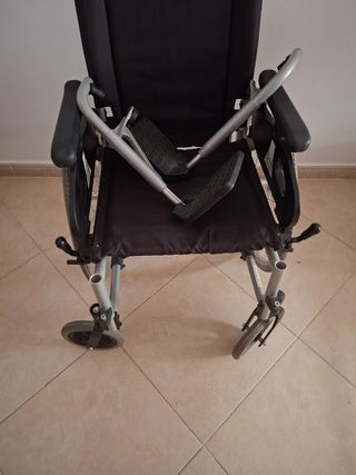 Silla de ruedas plegable