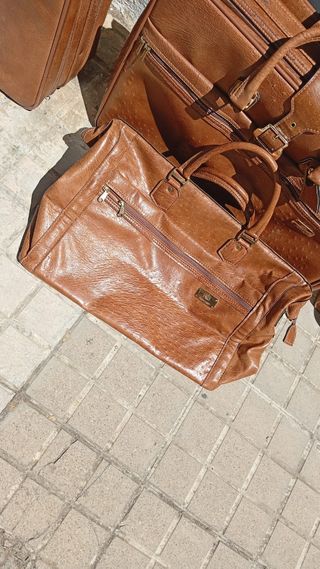 Maleta de cuero autentico marron