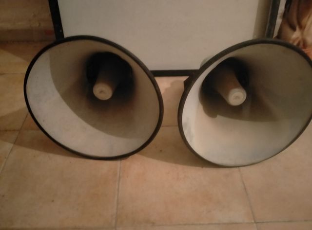 Altavoces Vintage Beige y Negro