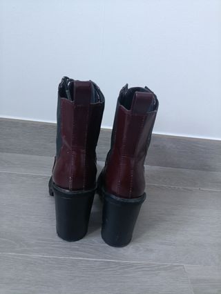 Botines de tacón burdeos