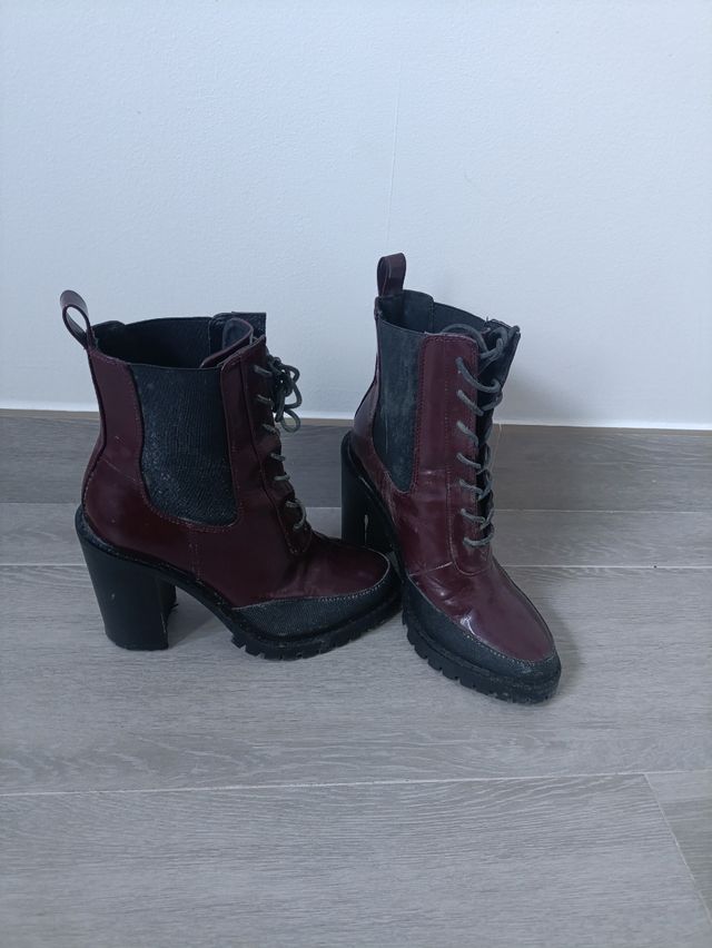 Botines de tacón burdeos