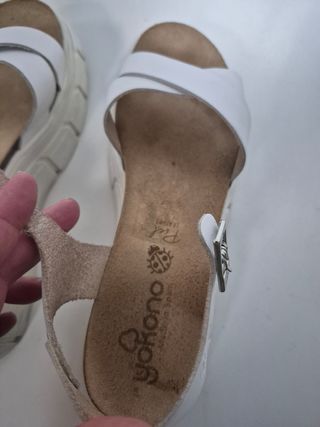 Sandalias de piel con plataforma