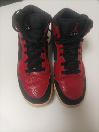Zapatillas Nike Air Jordan Rojas y Negras